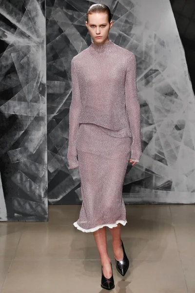 Look 19